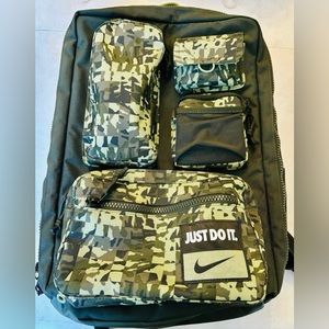 Nike Green/Camo Utility Elite Backpack (32L)